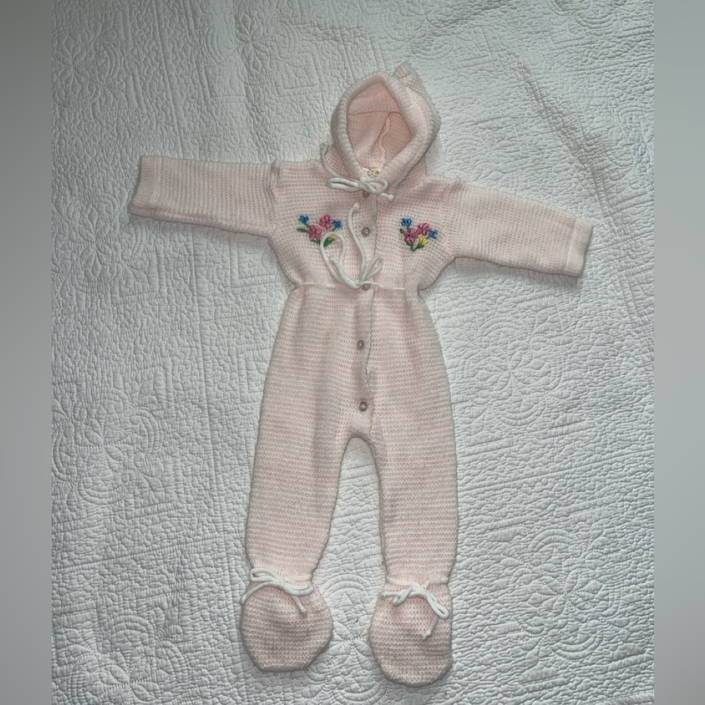 Vintage infant crotchet out fit
